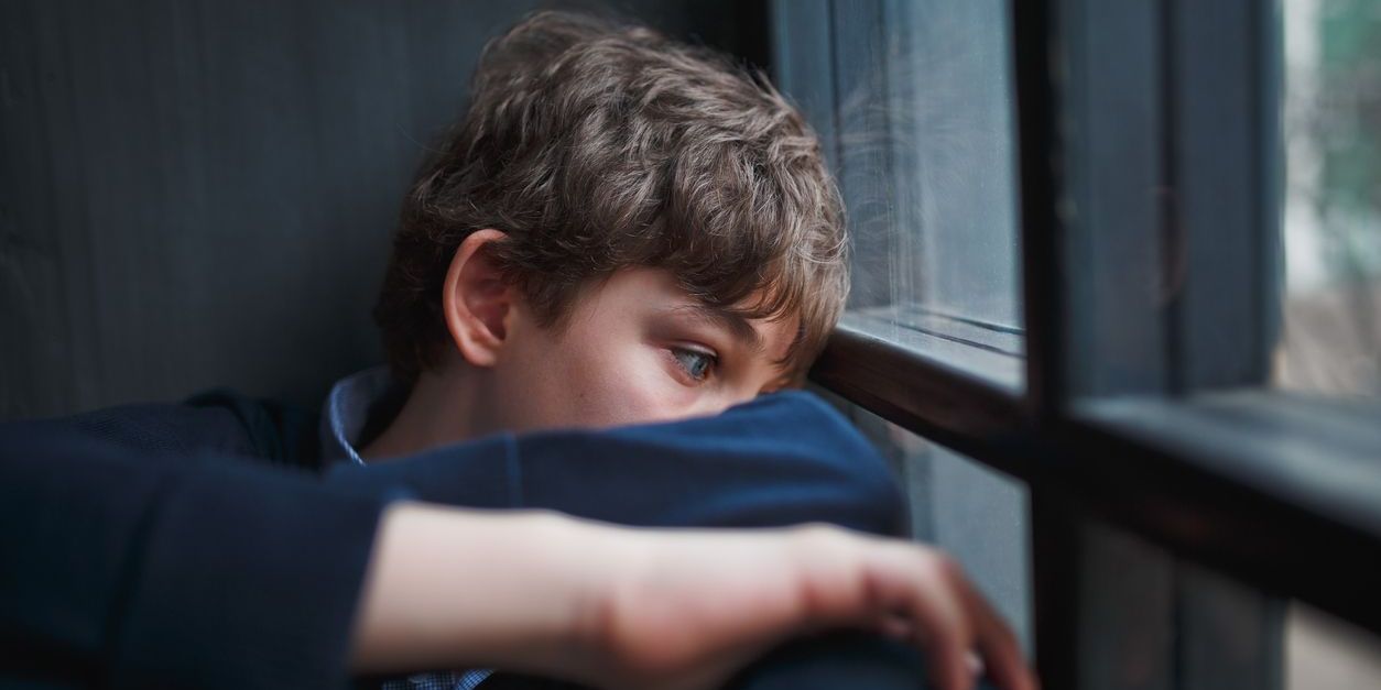 child sad for losing parent to overdose